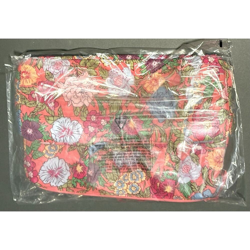 Vera Bradley Vibrant Gardenias Weekender Travel Bag Pink Multicolor Quilted Tote - Picture 5 of 5
